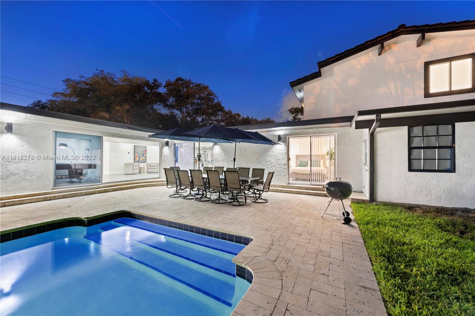 HOLLYWOOD HILLS - Residential Lease
