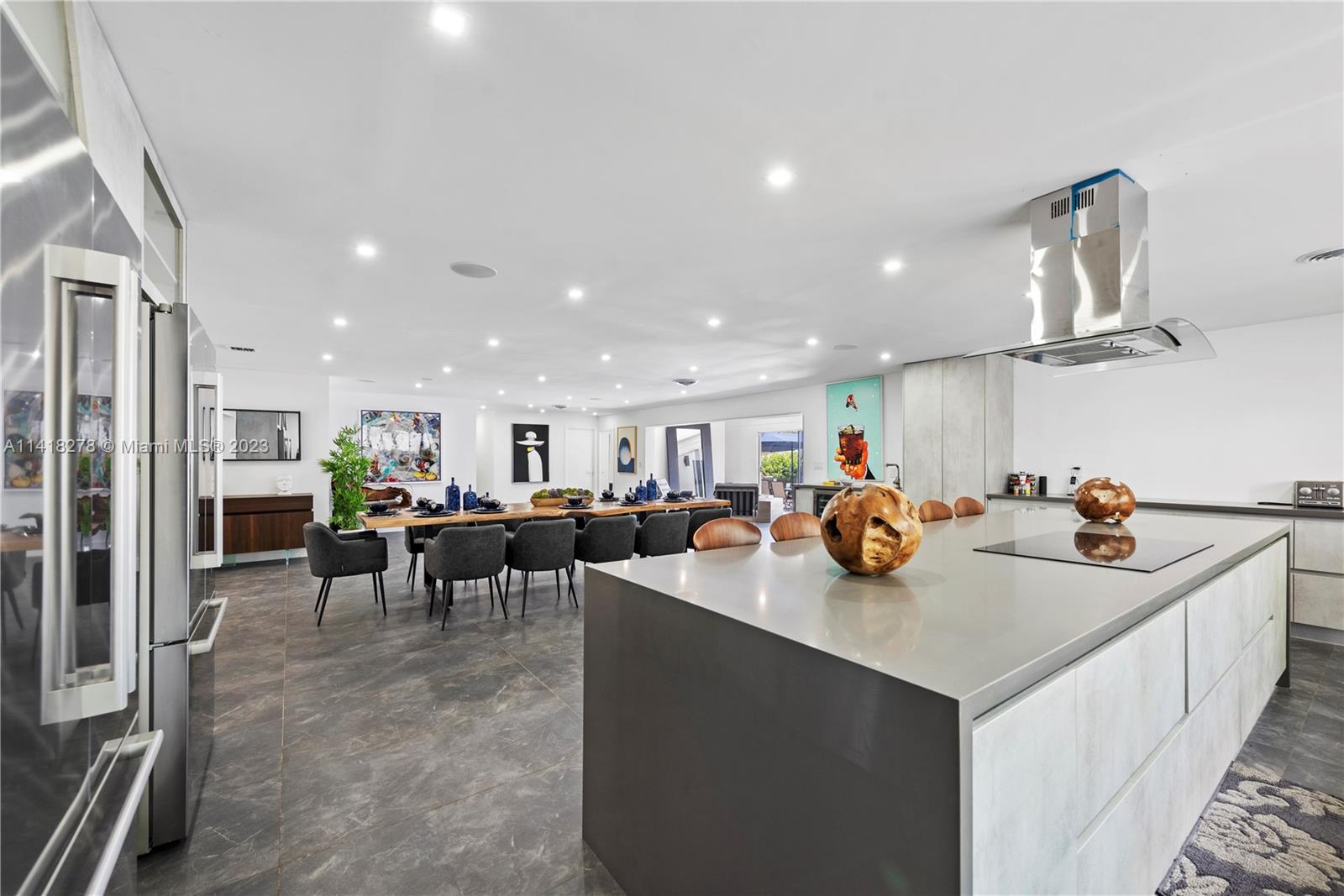 HOLLYWOOD HILLS - Residential Lease