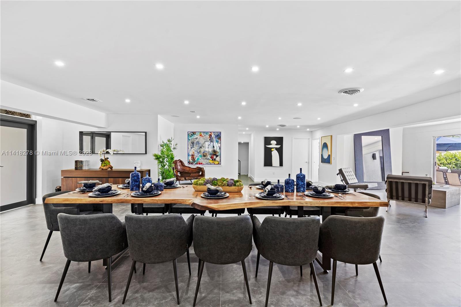 HOLLYWOOD HILLS - Residential Lease