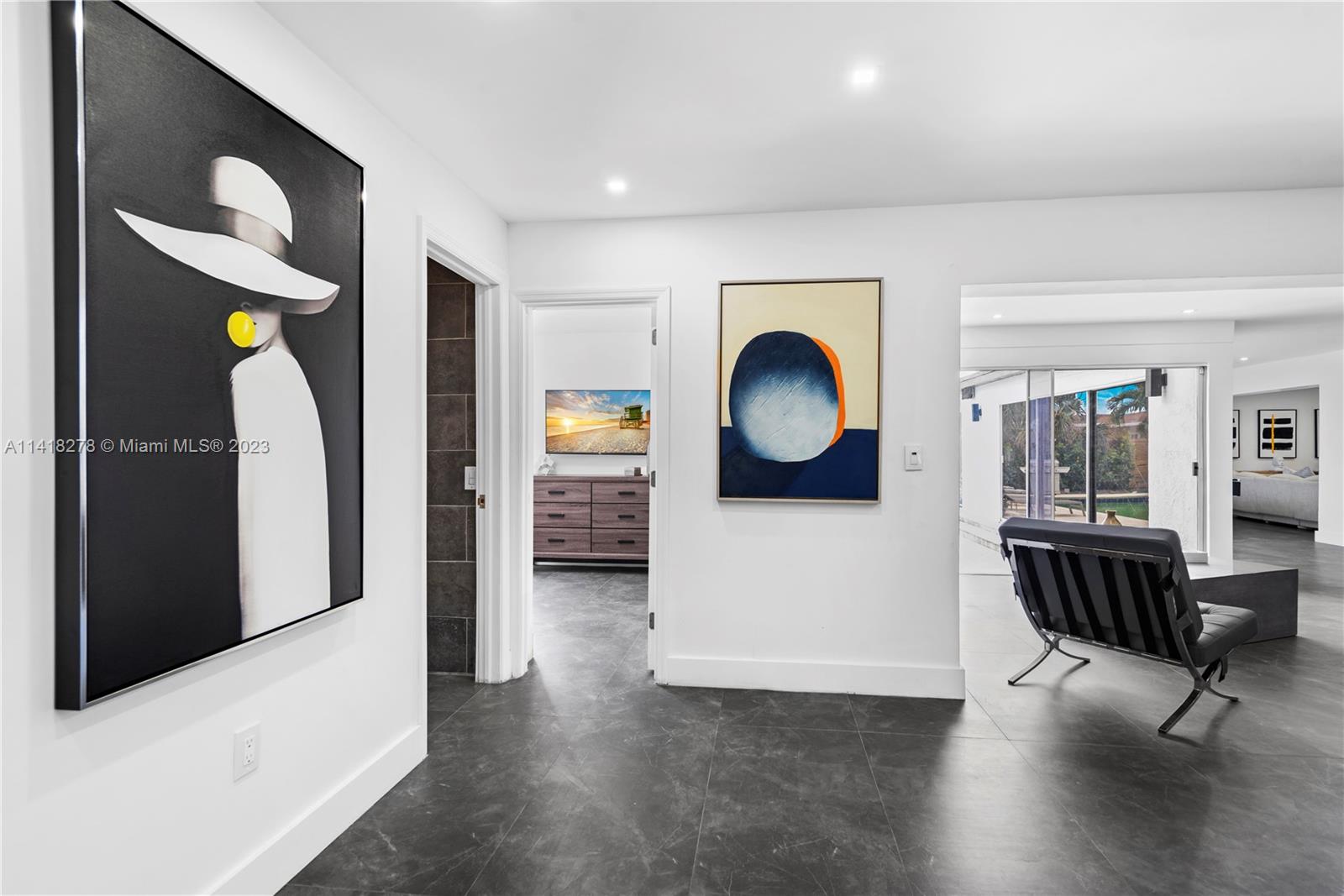 HOLLYWOOD HILLS - Residential Lease