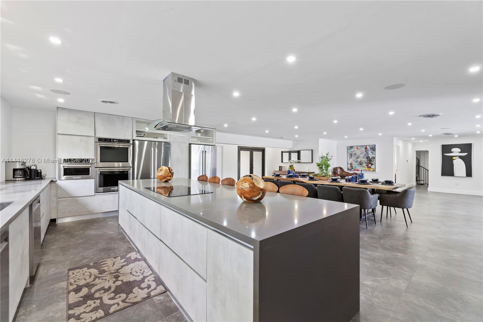 HOLLYWOOD HILLS - Residential Lease