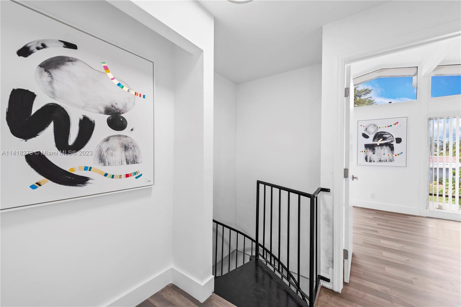 HOLLYWOOD HILLS - Residential Lease