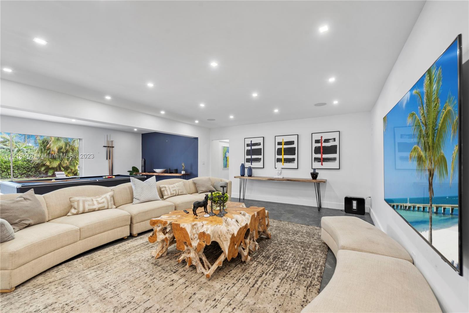 HOLLYWOOD HILLS - Residential Lease
