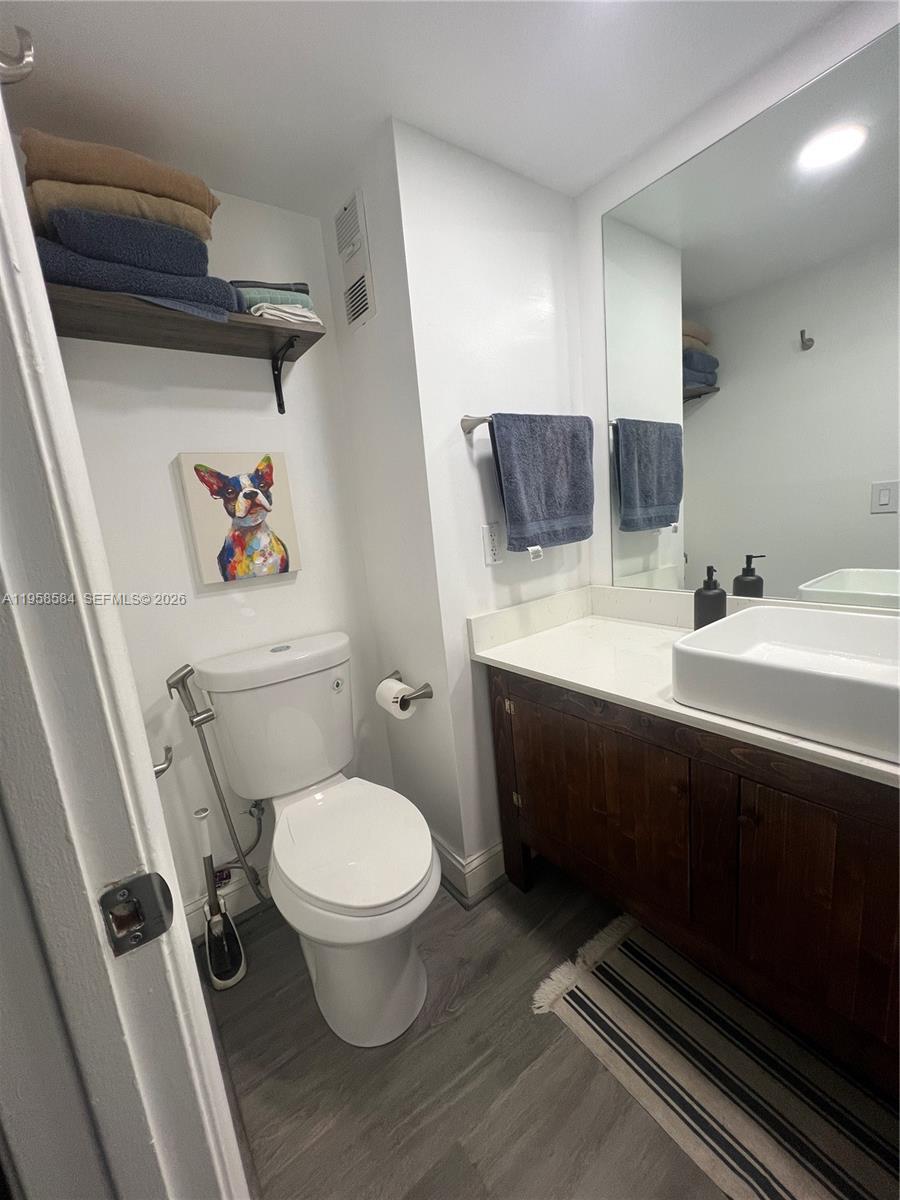 PINE LAKE FIVE CONDO - Residential Lease