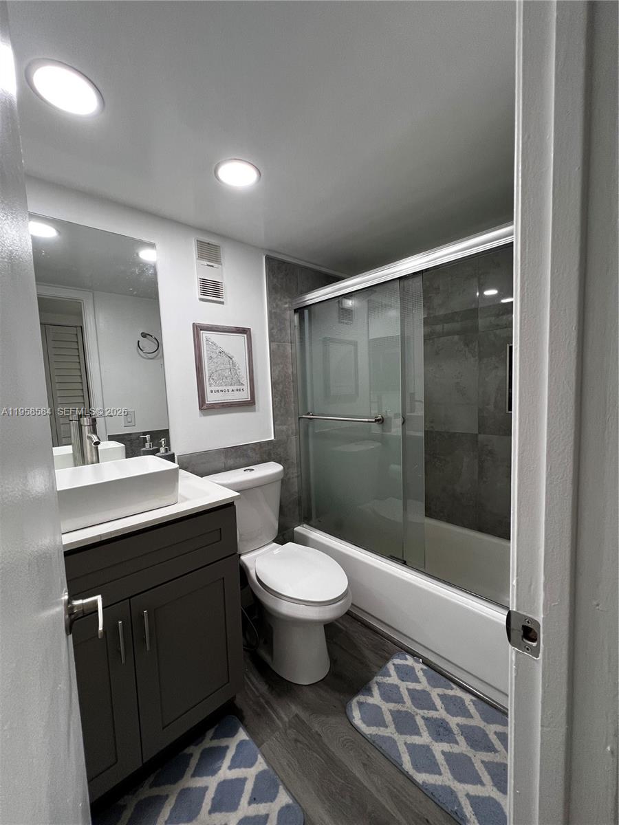 PINE LAKE FIVE CONDO - Residential Lease