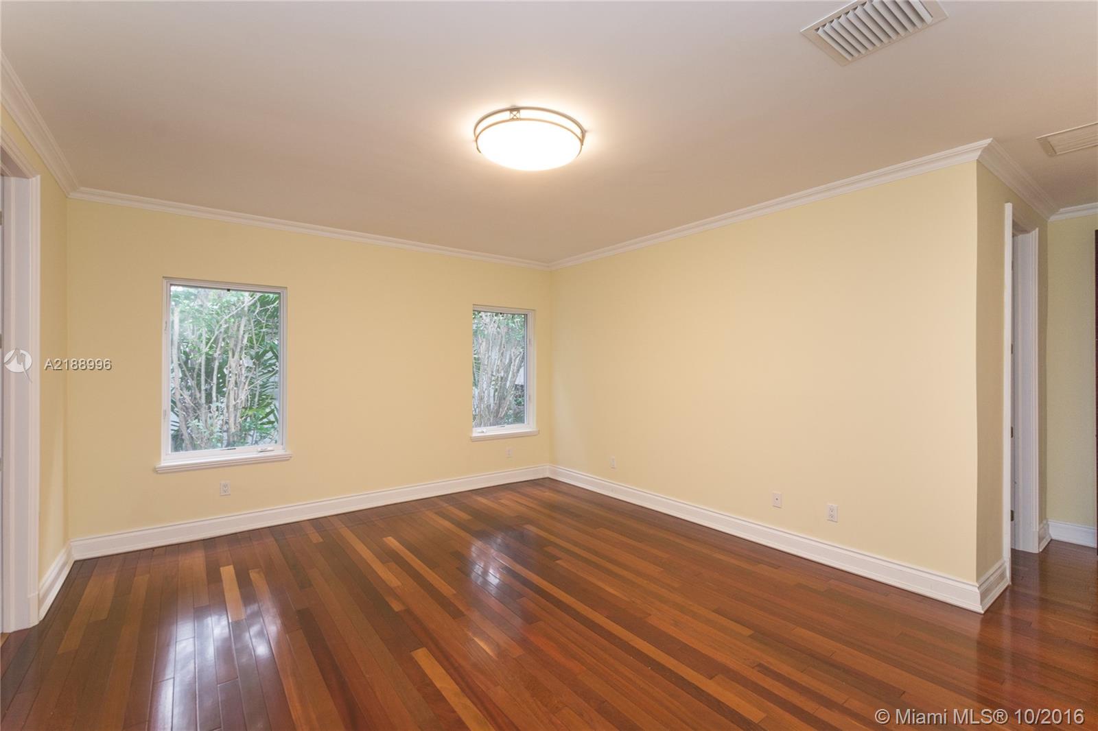 SAN MARINO ISLAND - Residential
