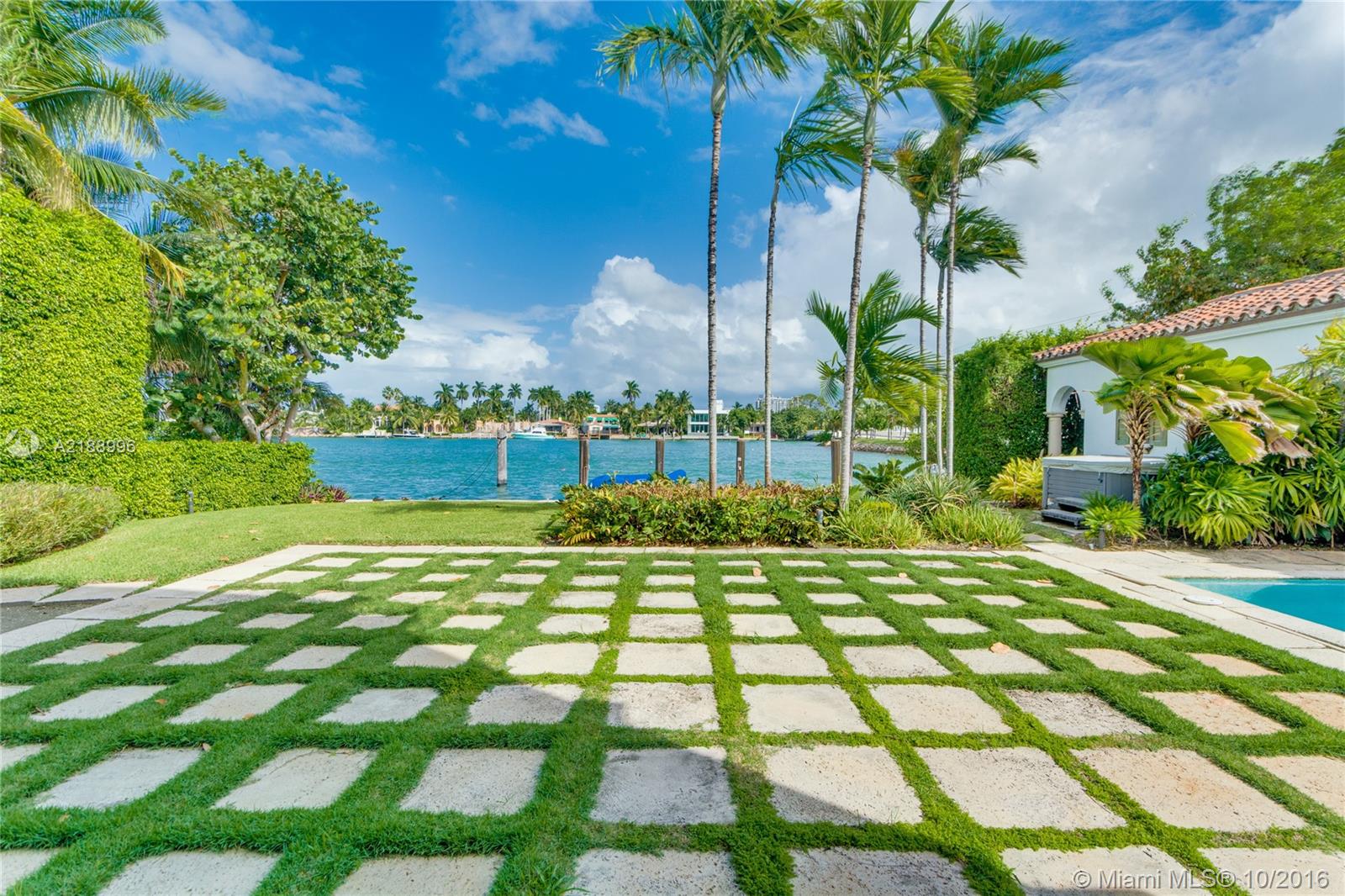 SAN MARINO ISLAND - Residential