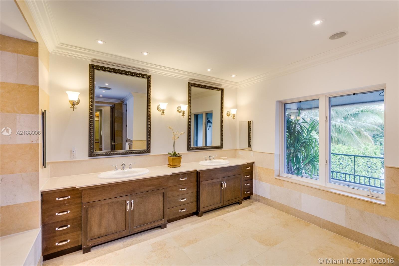 SAN MARINO ISLAND - Residential