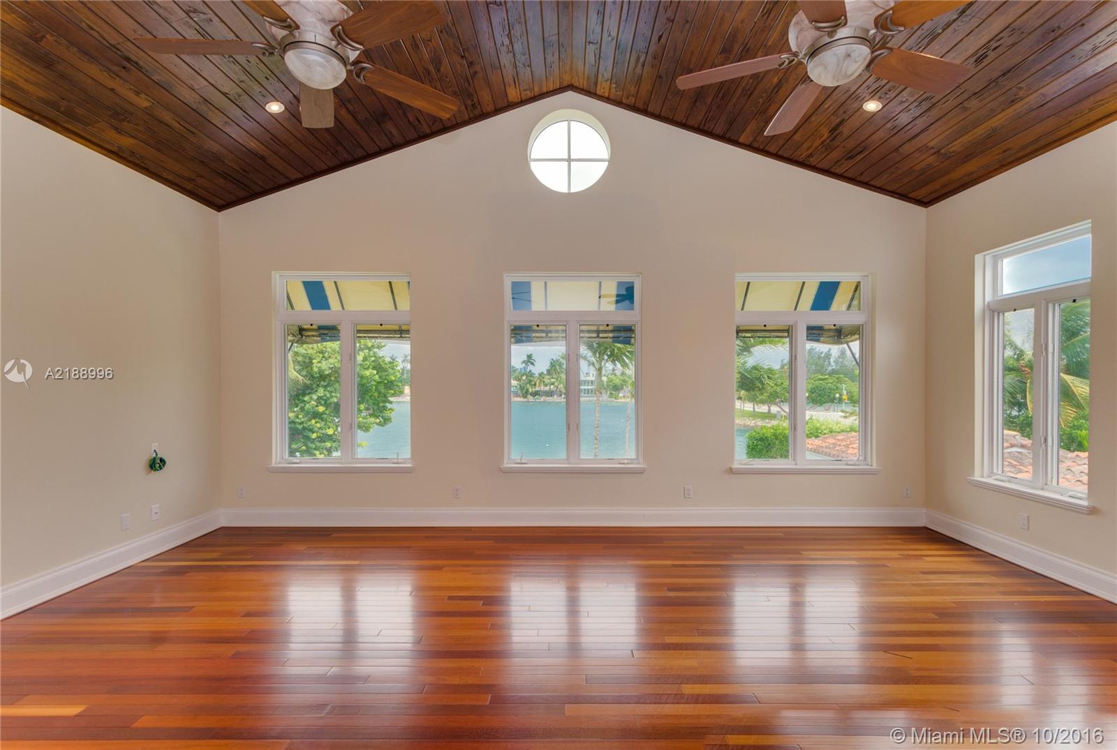 SAN MARINO ISLAND - Residential