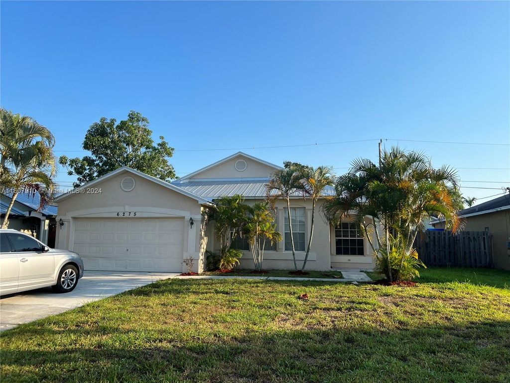 Photo of 6275 Dimond St, Jupiter, FL 33458 (MLS # A11607910)