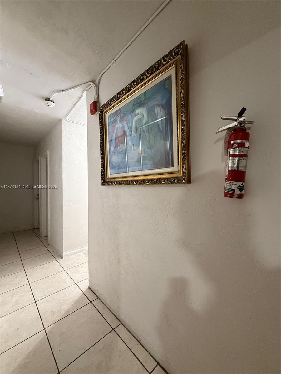 ROCKMOOR PARK TRACK - Residential Lease