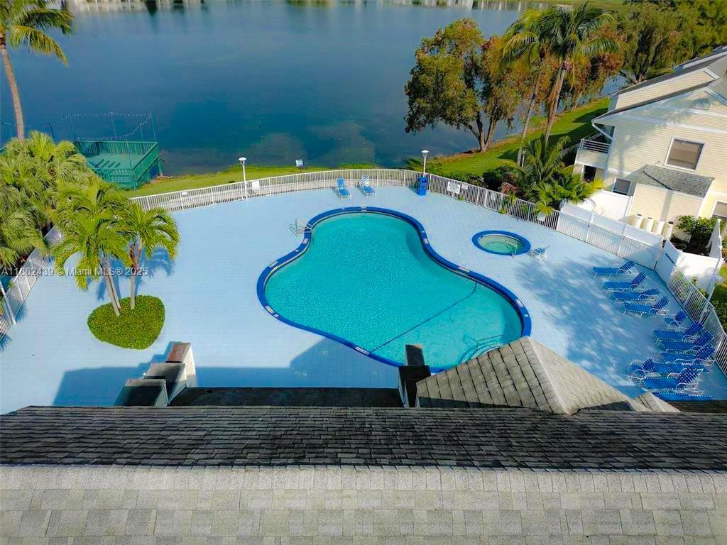 SUMMER LAKE - Residential Lease