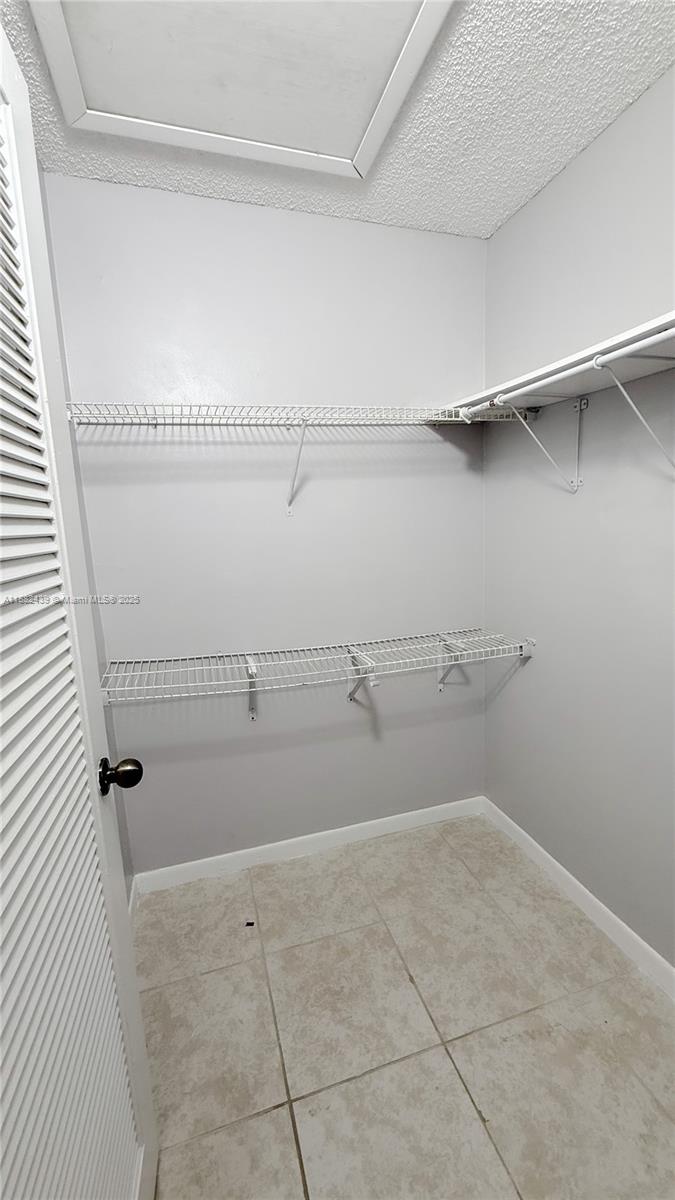 SUMMER LAKE - Residential Lease