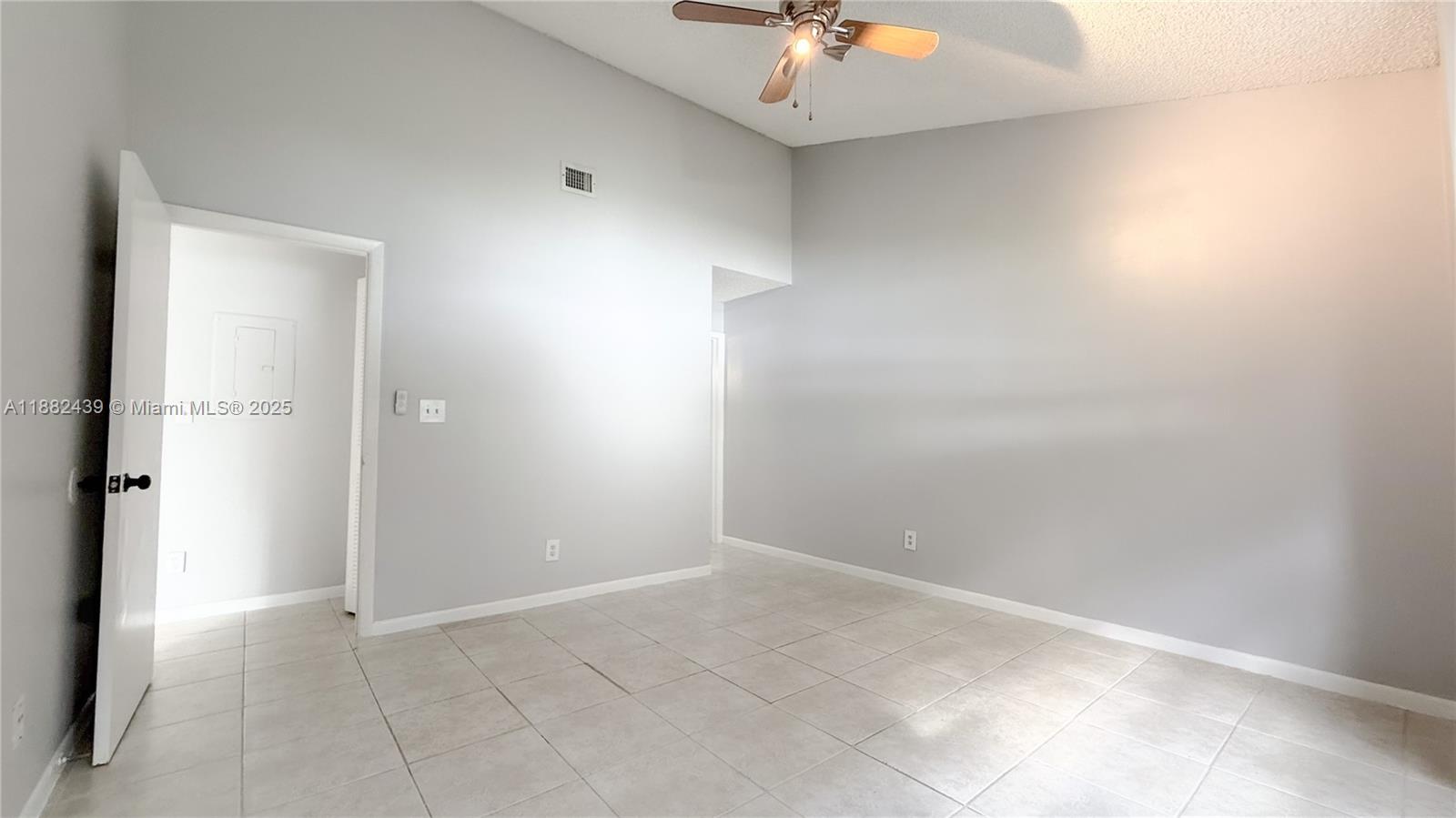 SUMMER LAKE - Residential Lease