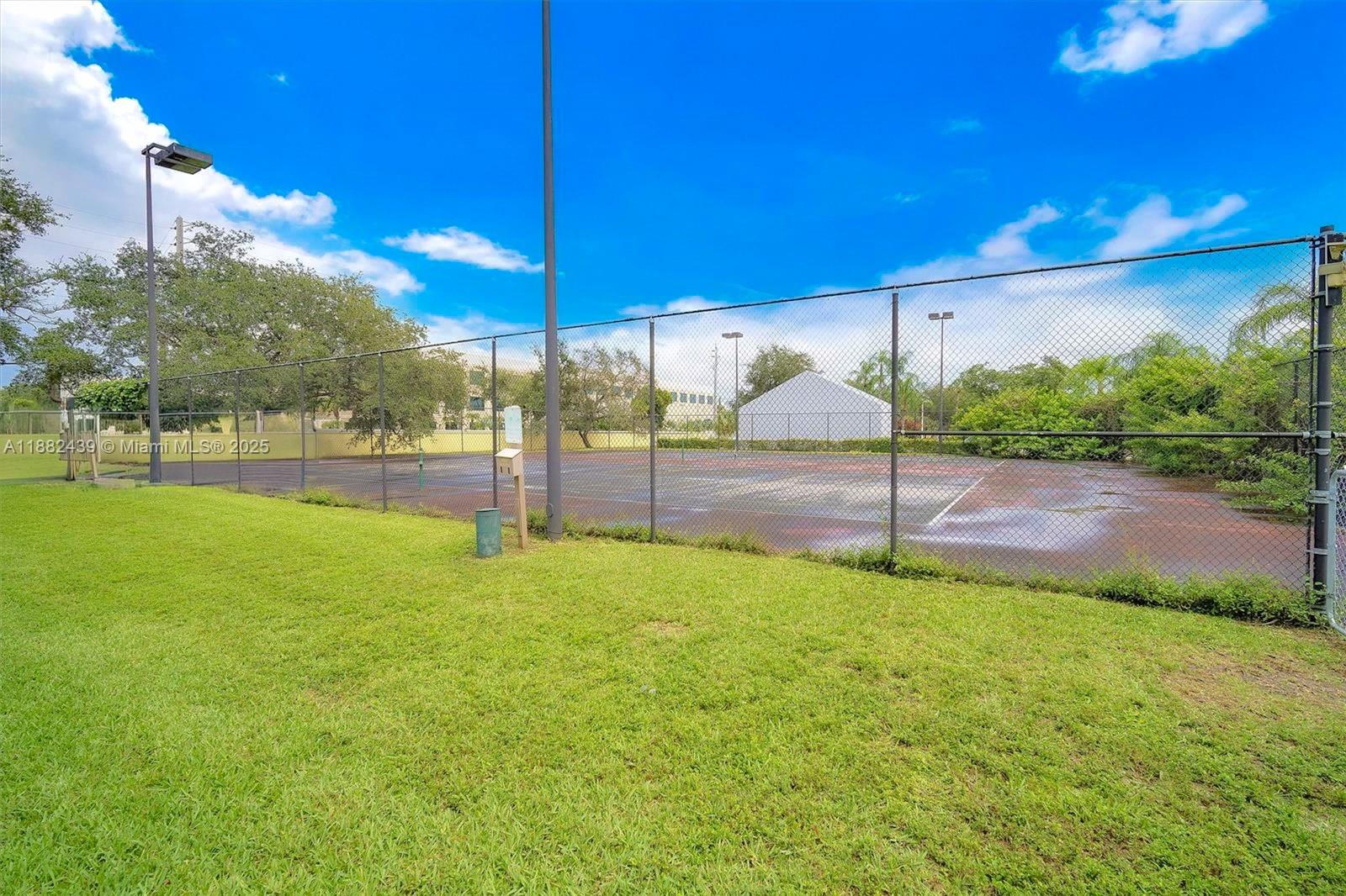 SUMMER LAKE - Residential Lease