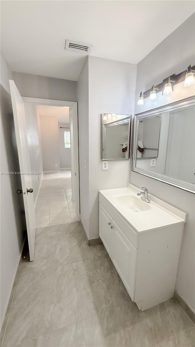 SUMMER LAKE - Residential Lease