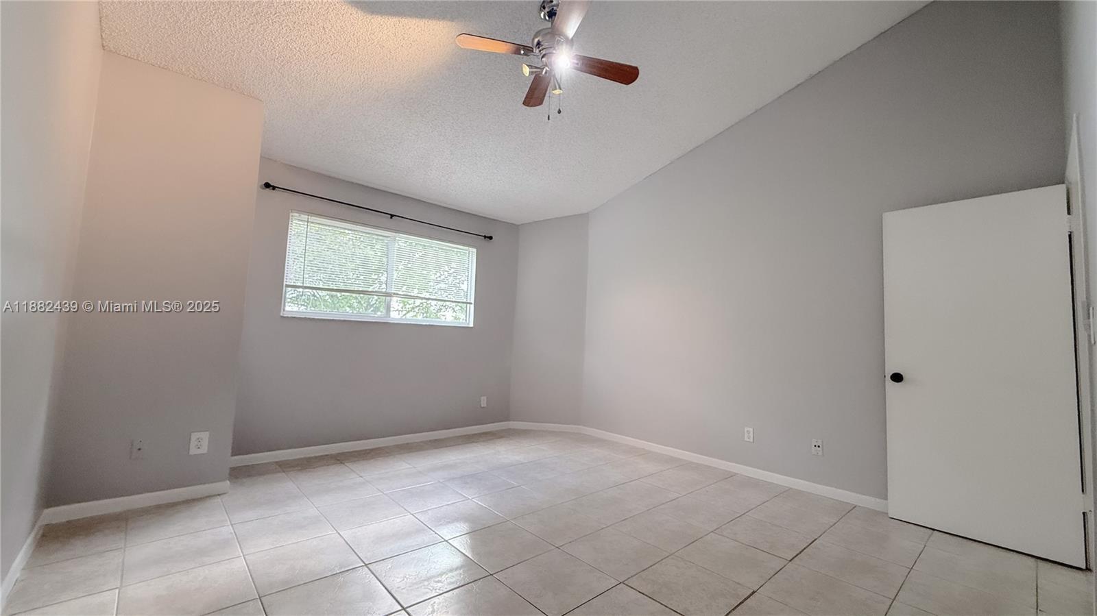 SUMMER LAKE - Residential Lease