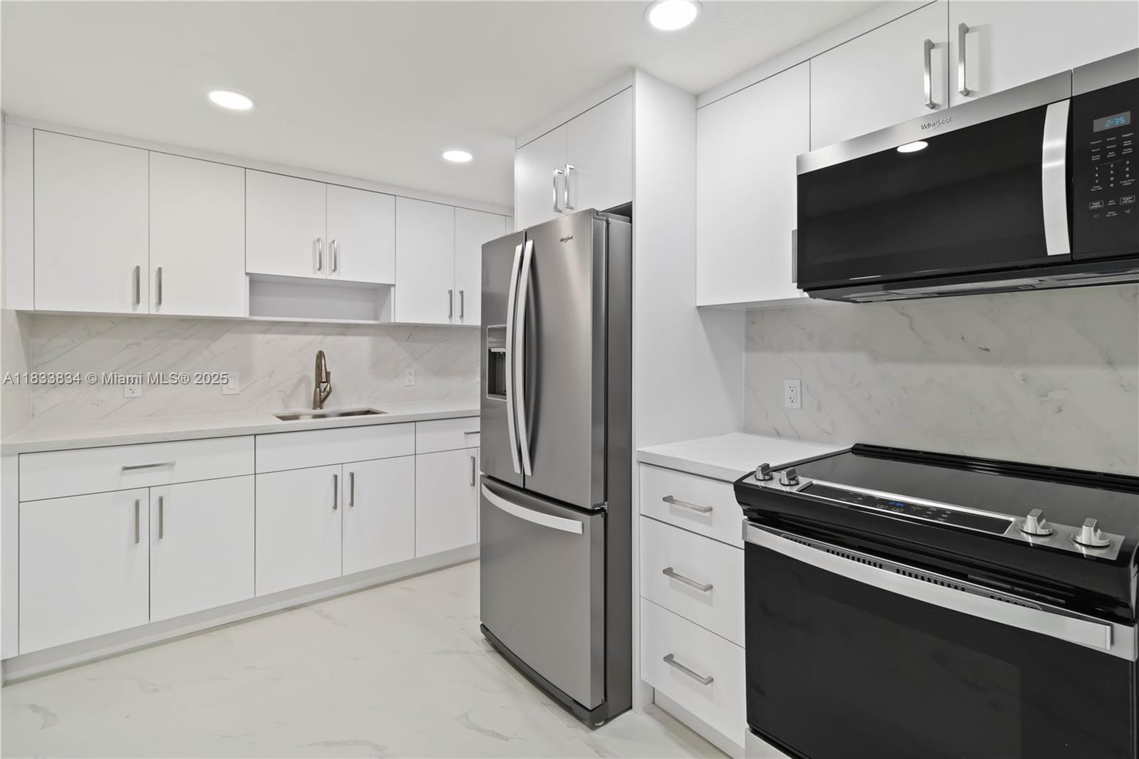 FULLY RENOVATED 2/1 Villa ready to move in, Washer and Dryer inside. Built in Closets. Everything is Brand new in this charming and cozy Unit.