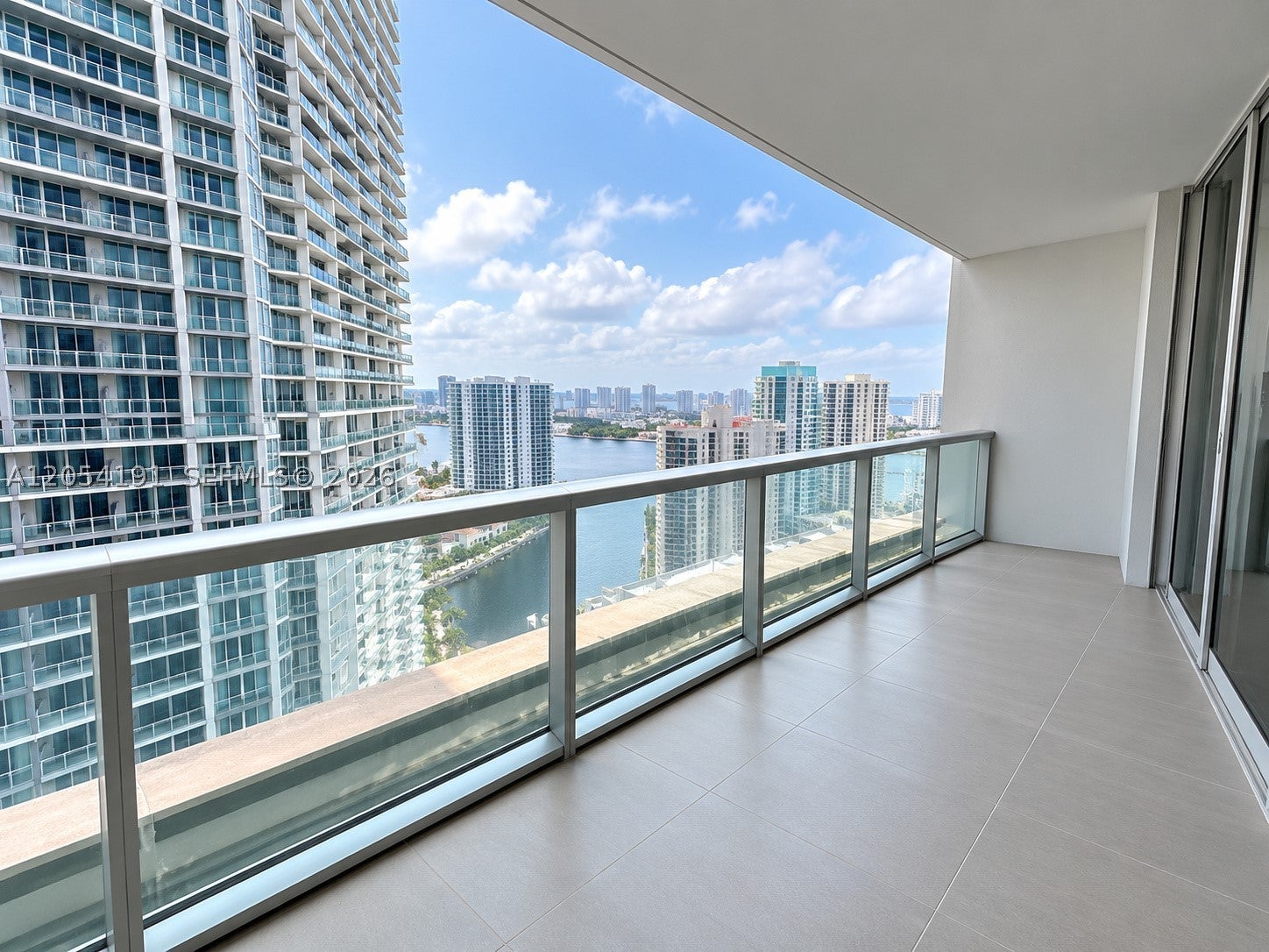 495 BRICKELL AV 4208