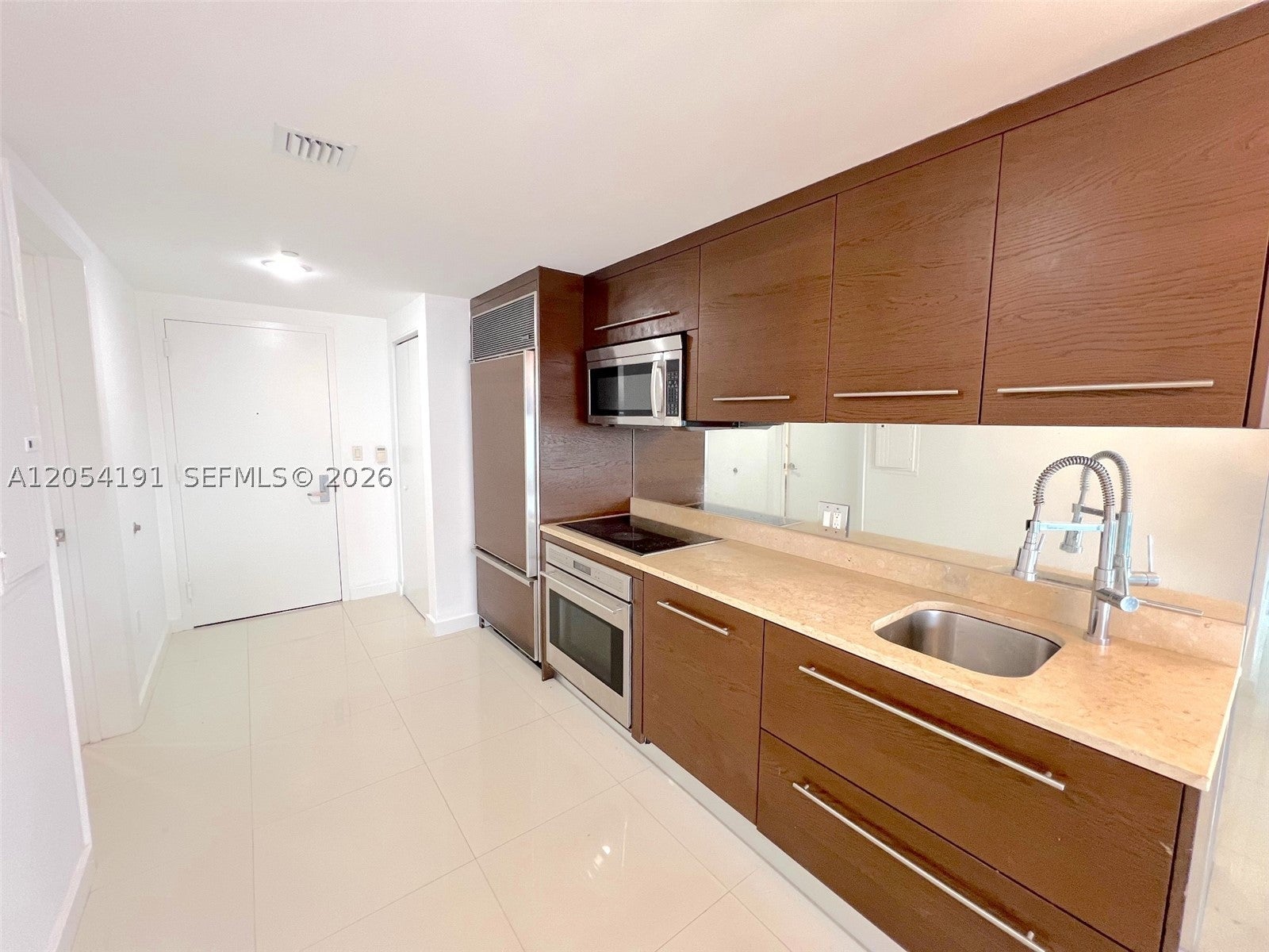 495 BRICKELL AV 4208