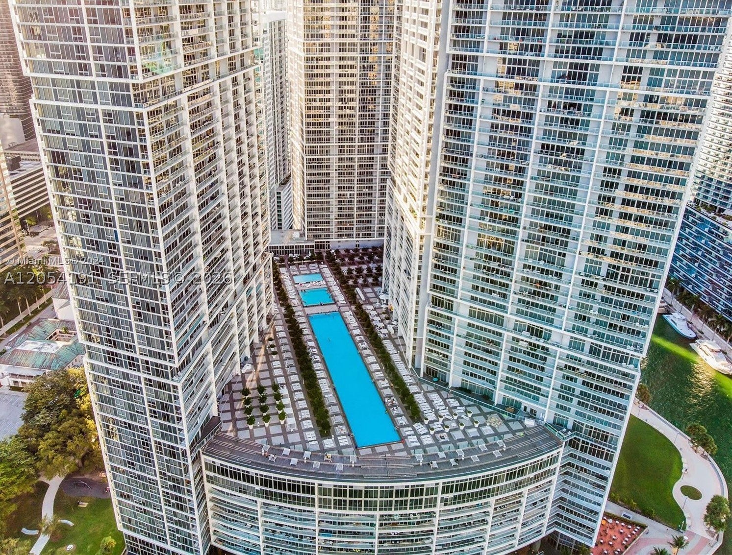 495 Brickell Ave