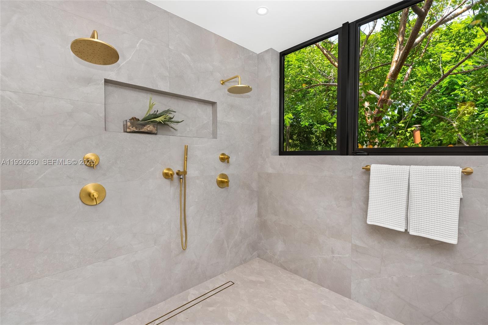 AMD PL OF BONITA PARK - Residential Lease