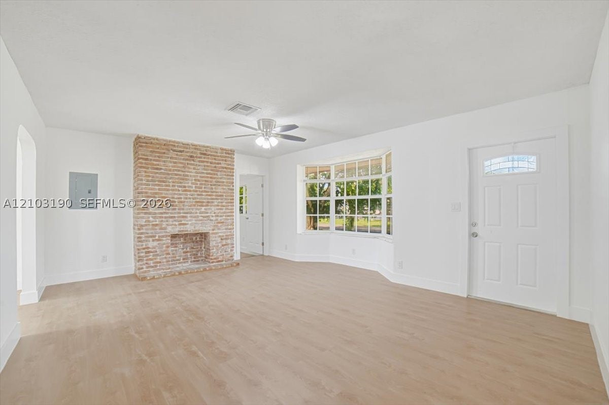 3932 NW 39th Ave