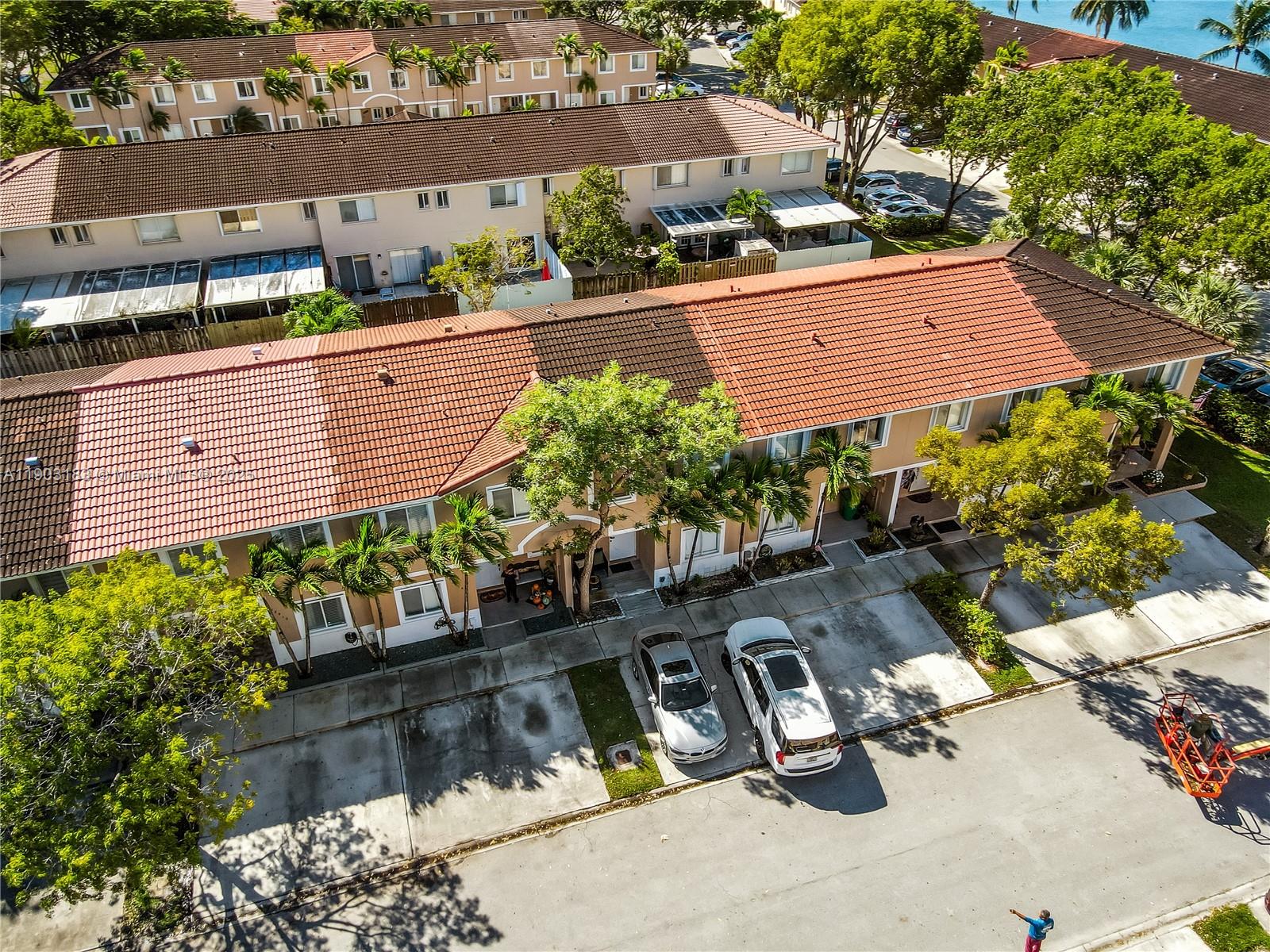 WEITZER SERENA LAKES TOWN - Residential