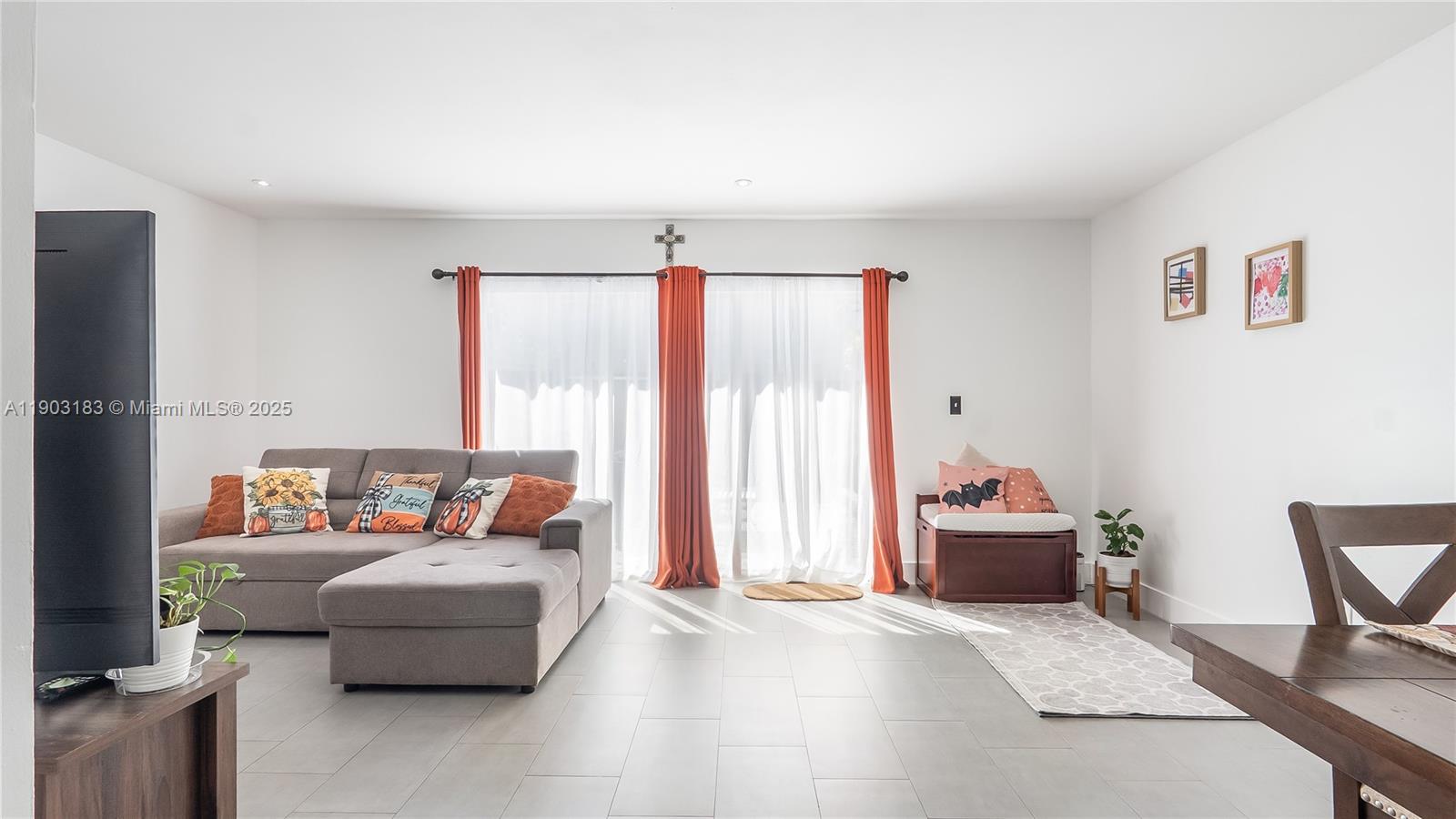 WEITZER SERENA LAKES TOWN - Residential