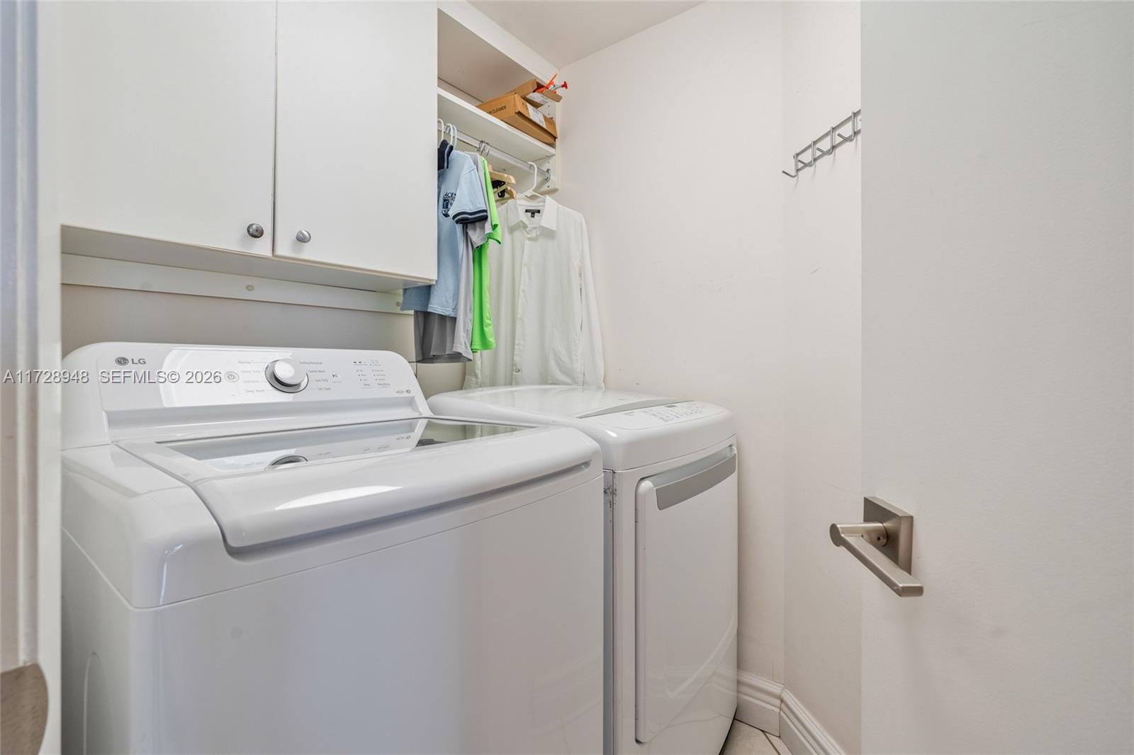 NORTH TOWER AT THE POINT - Residential