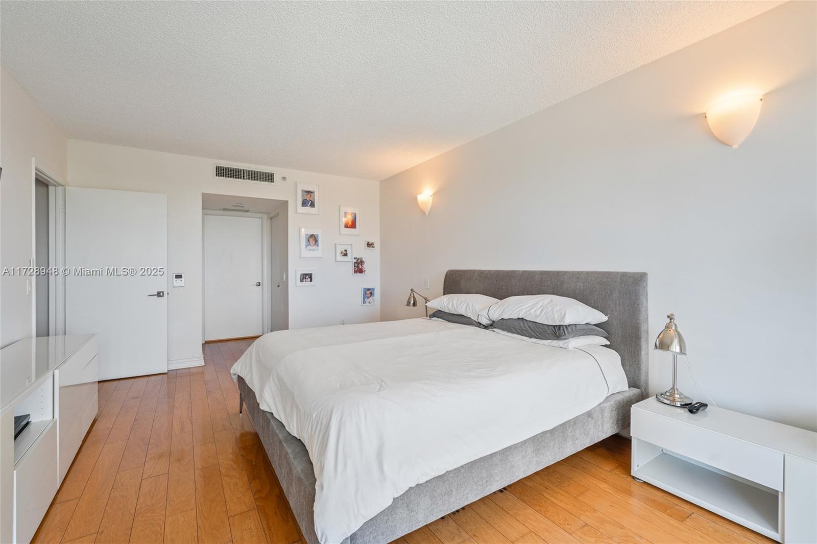 NORTH TOWER AT THE POINTE - Residential
