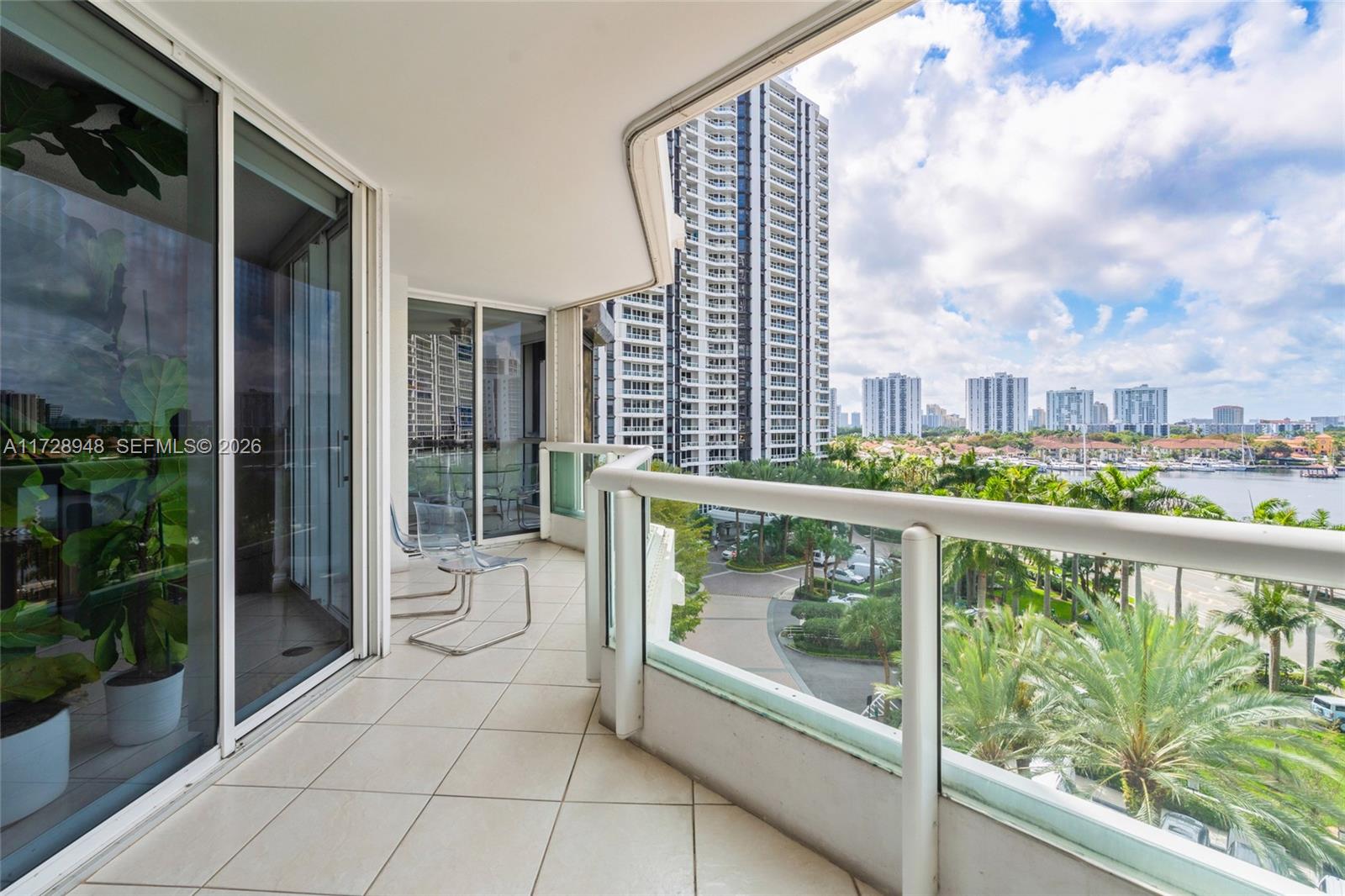 NORTH TOWER AT THE POINT - Residential