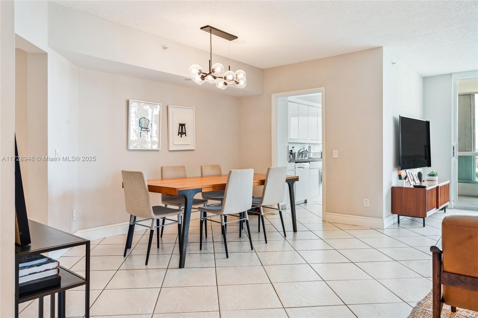 NORTH TOWER AT THE POINTE - Residential