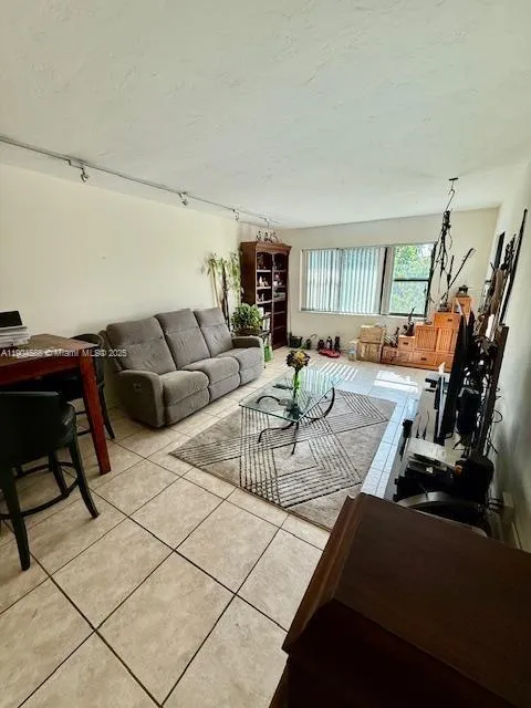 Fort Lauderdale, Florida 33315, United States, 2 Bedrooms Bedrooms, ,2 BathroomsBathrooms,Residential,Active,239477