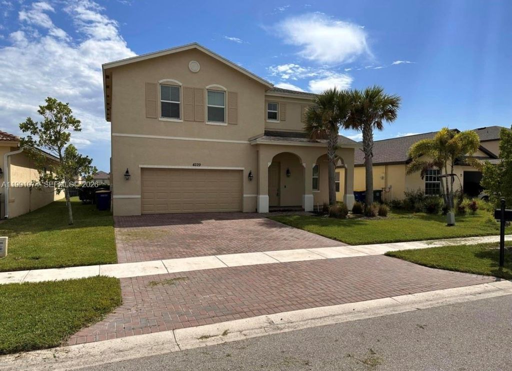 Photo of 4229 Troon Pl, Fort Pierce, FL 34947 (MLS # A11991074)