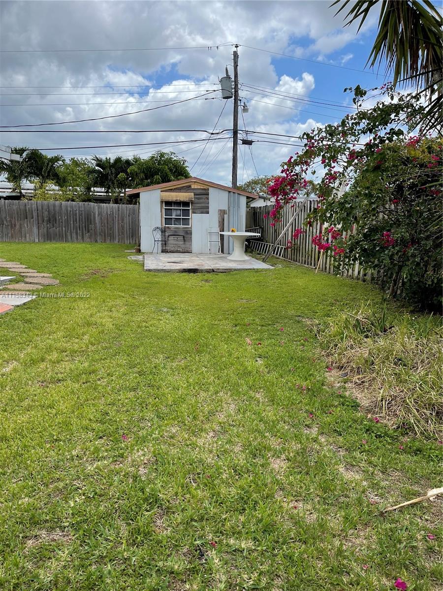 WESTWOOD LAKE 6TH ADDN - Residential