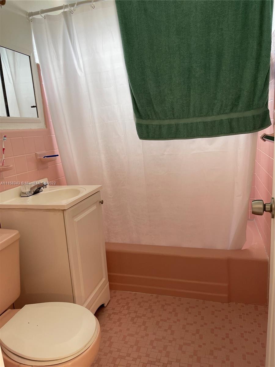 WESTWOOD LAKE 6TH ADDN - Residential