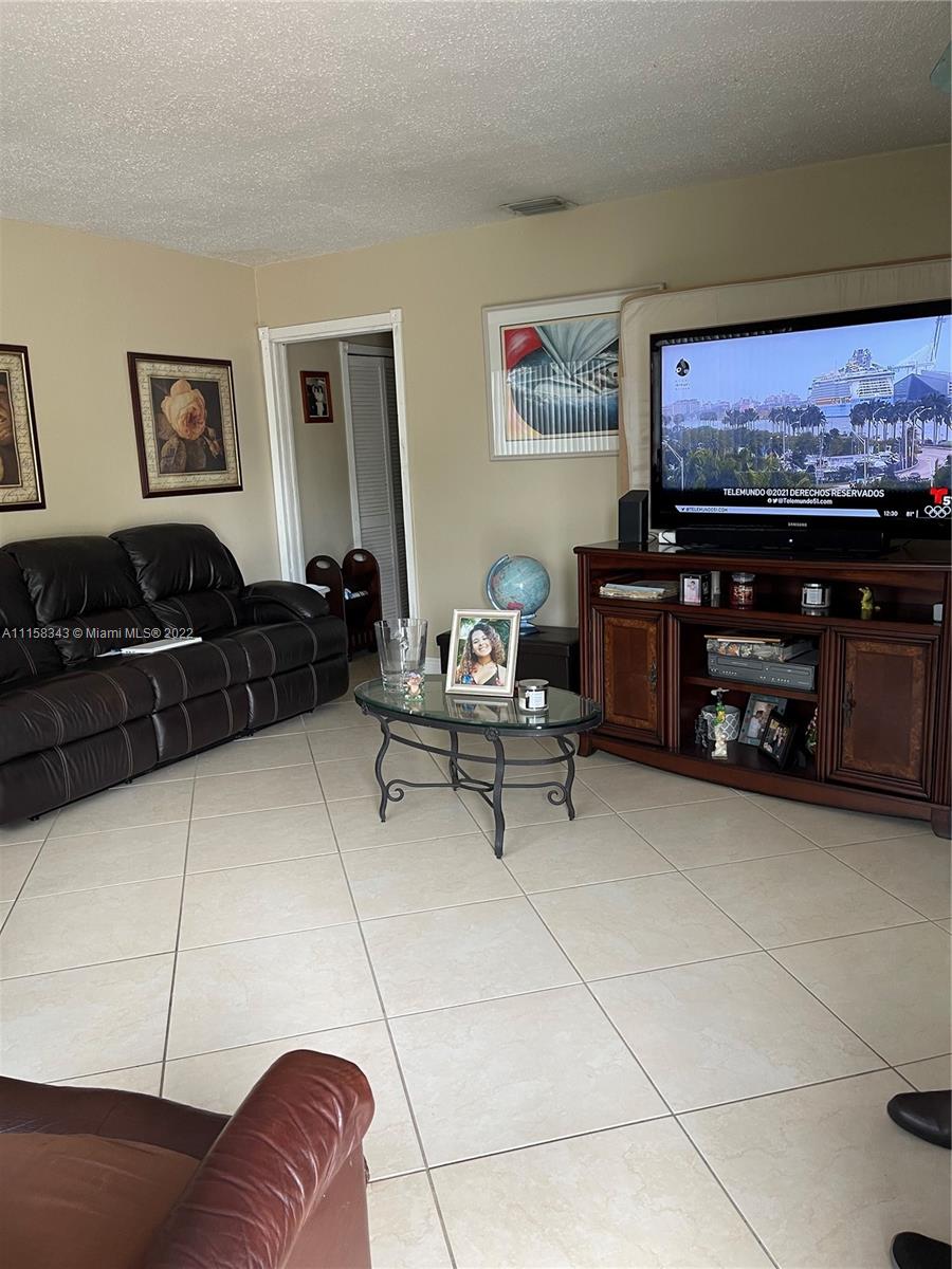 WESTWOOD LAKE 6TH ADDN - Residential