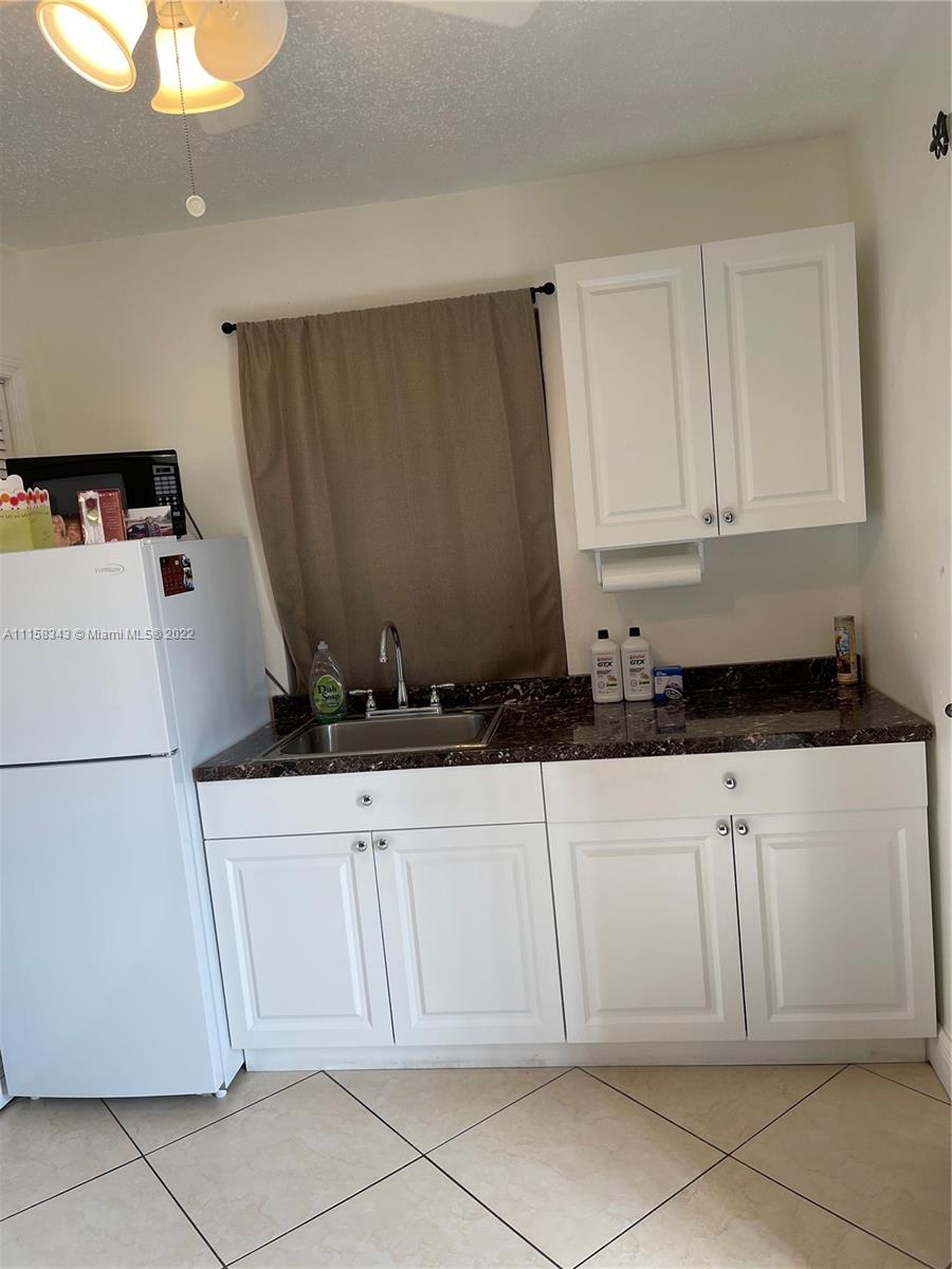 WESTWOOD LAKE 6TH ADDN - Residential