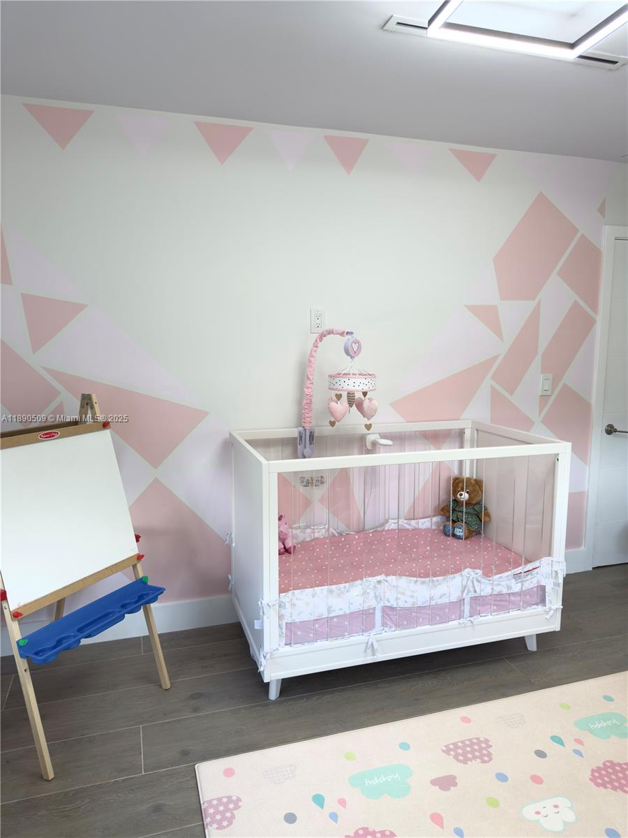 ENCHANTED LAKE SEC 4 - Residential