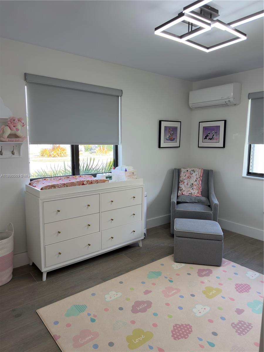 ENCHANTED LAKE SEC 4 - Residential