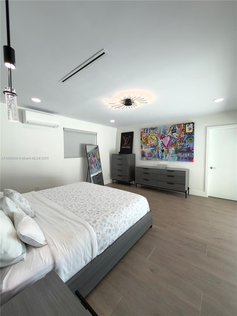 ENCHANTED LAKE SEC 4 - Residential