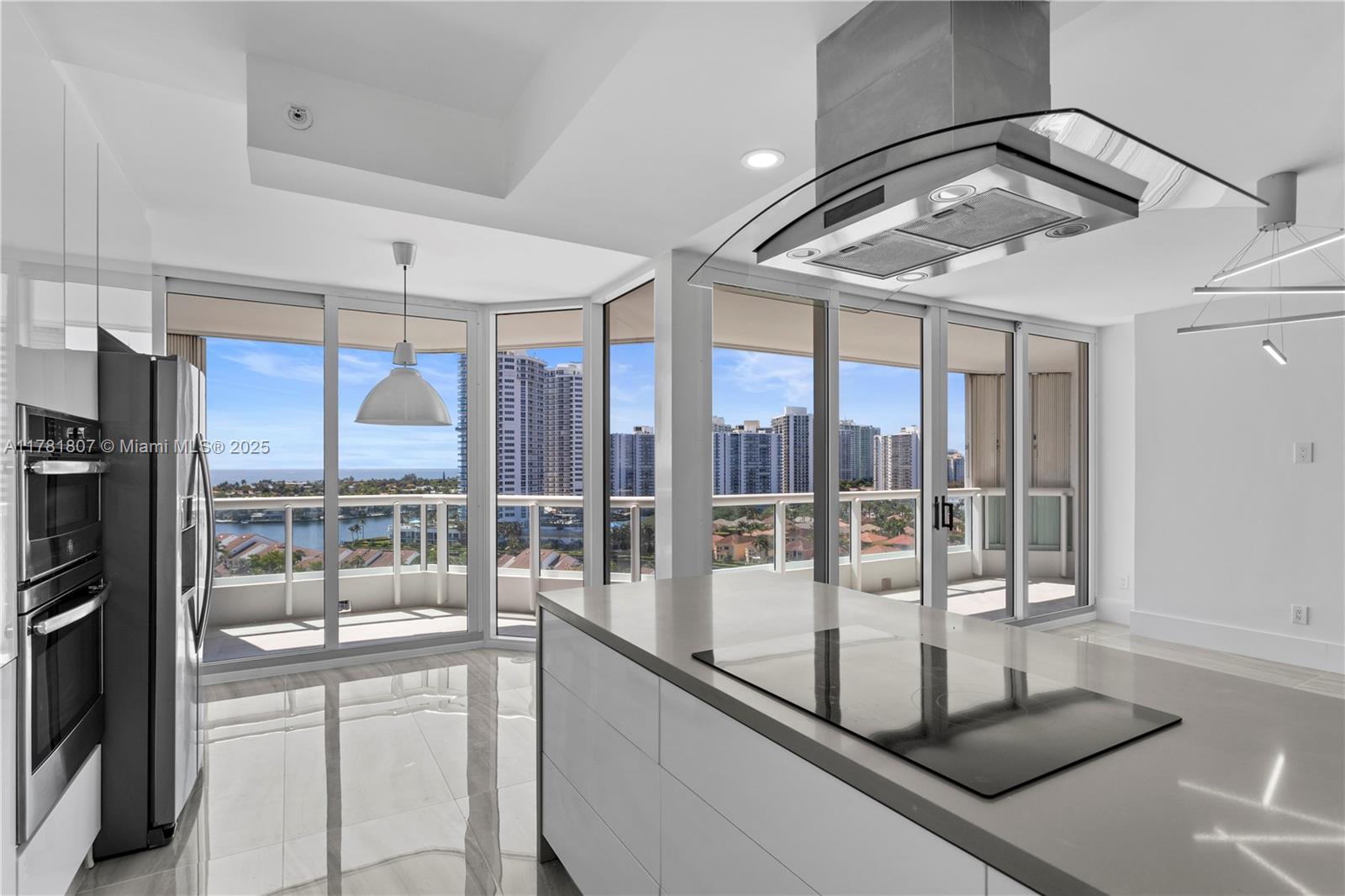 21055 Yacht Club Dr 1409, Aventura, Miami-Dade County, Florida - 3 Bedrooms  
2 Bathrooms - 