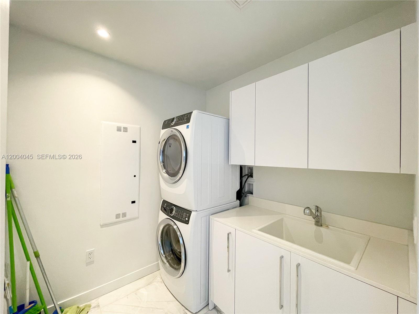 15701 COLLINS CONDO - Residential Lease