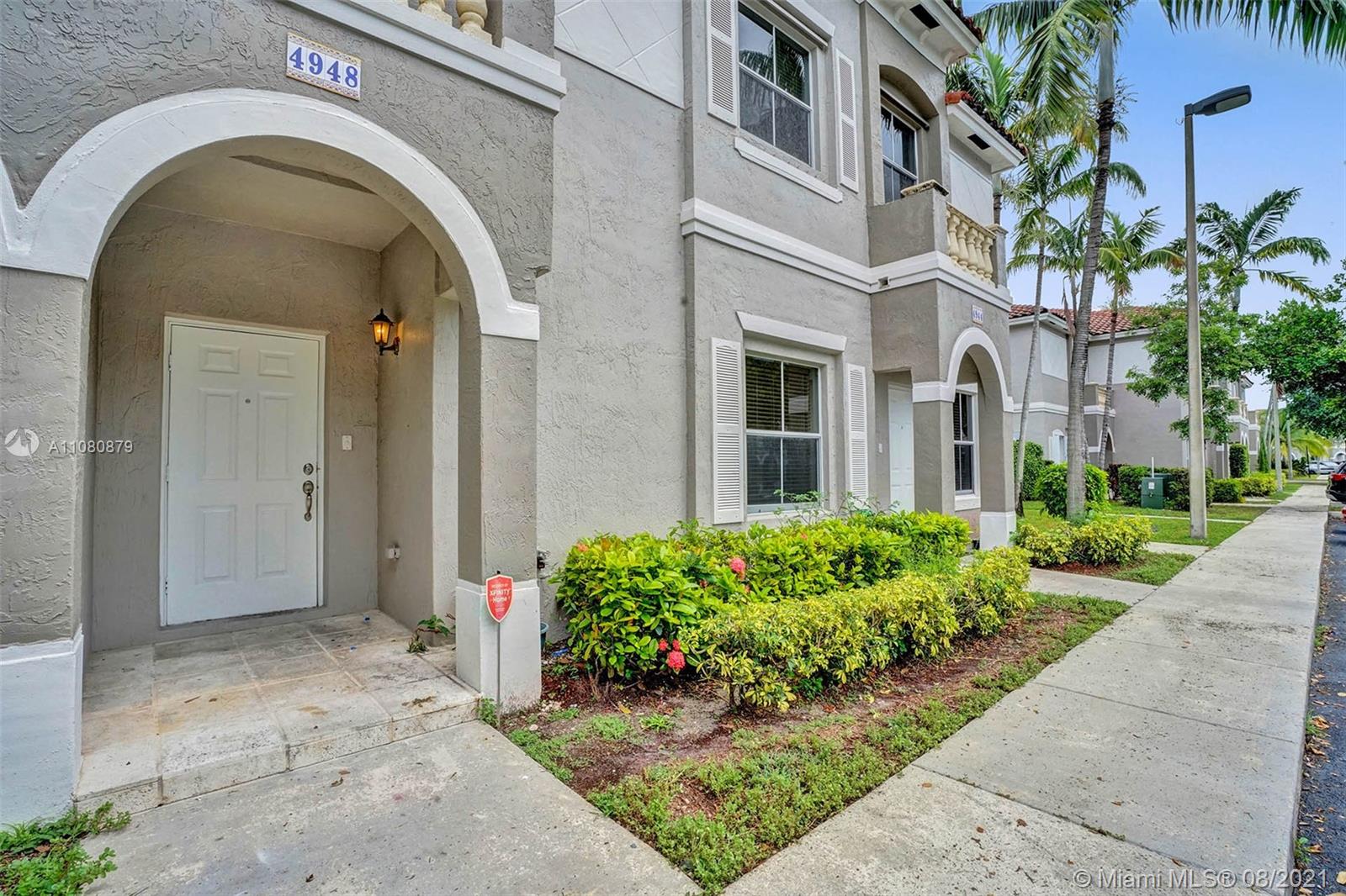 3/2.5 Townhome in the gated community of Vizcaya! Well maintain unit, very spacious, stainless steel appliances, ceramic tile on the first floor and laminated floors on the second. Washer and Dryer inside the unit. 2 parking spots in front of the house and guest parking. Vizcaya enjoys three entrances. Close to major highways I-75 and the Turnpike.