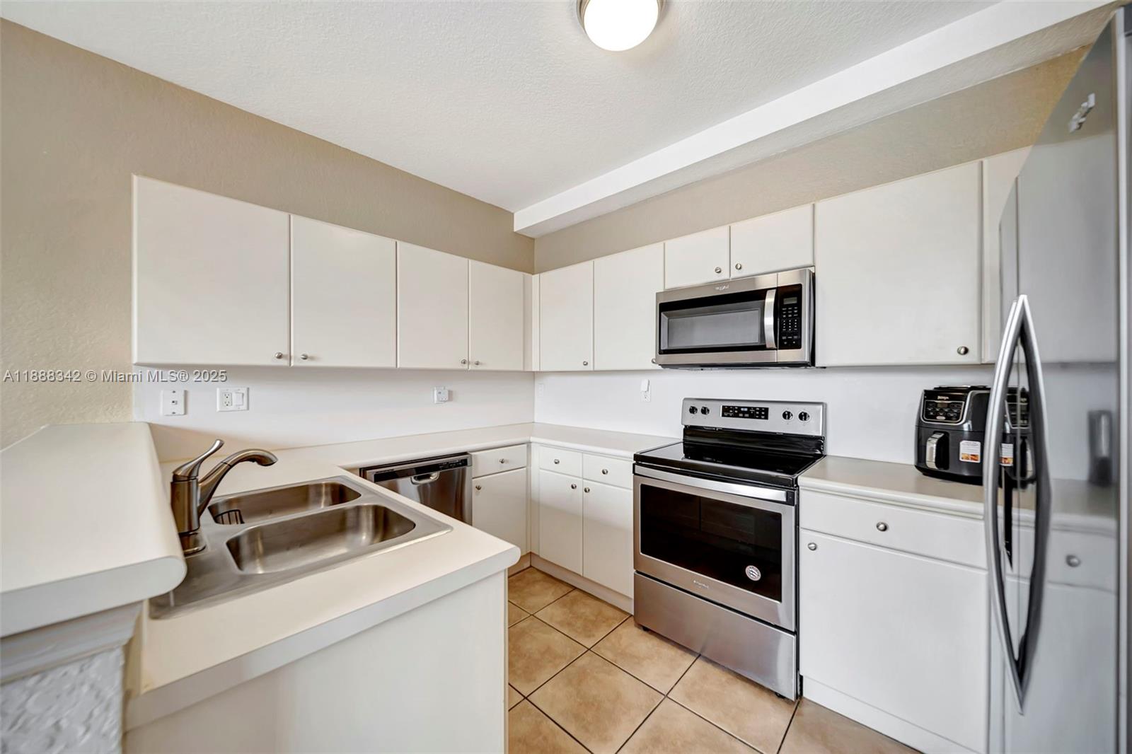 COURTYARDS TWO CONDO - Residential Lease