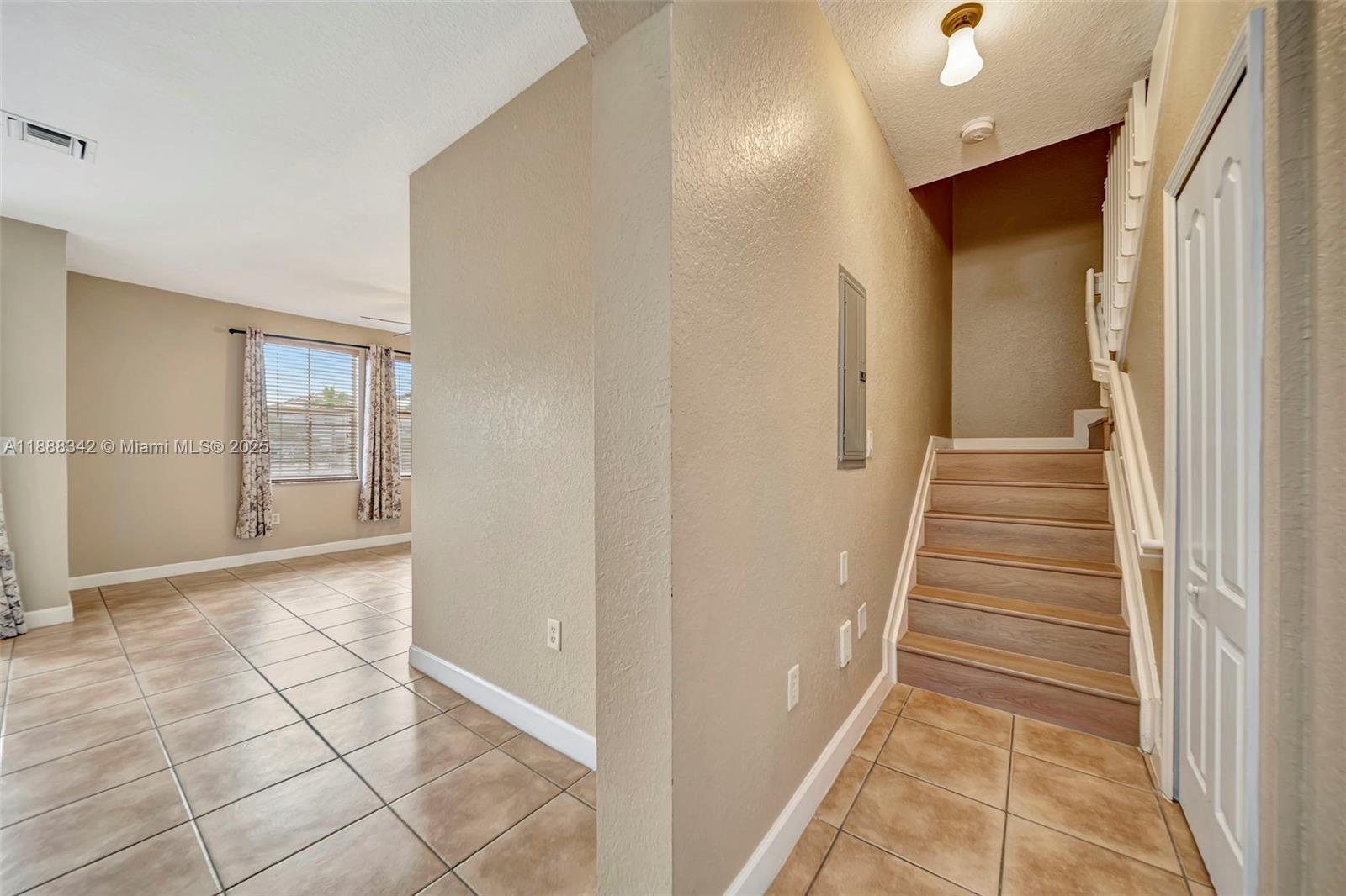 COURTYARDS TWO CONDO - Residential Lease