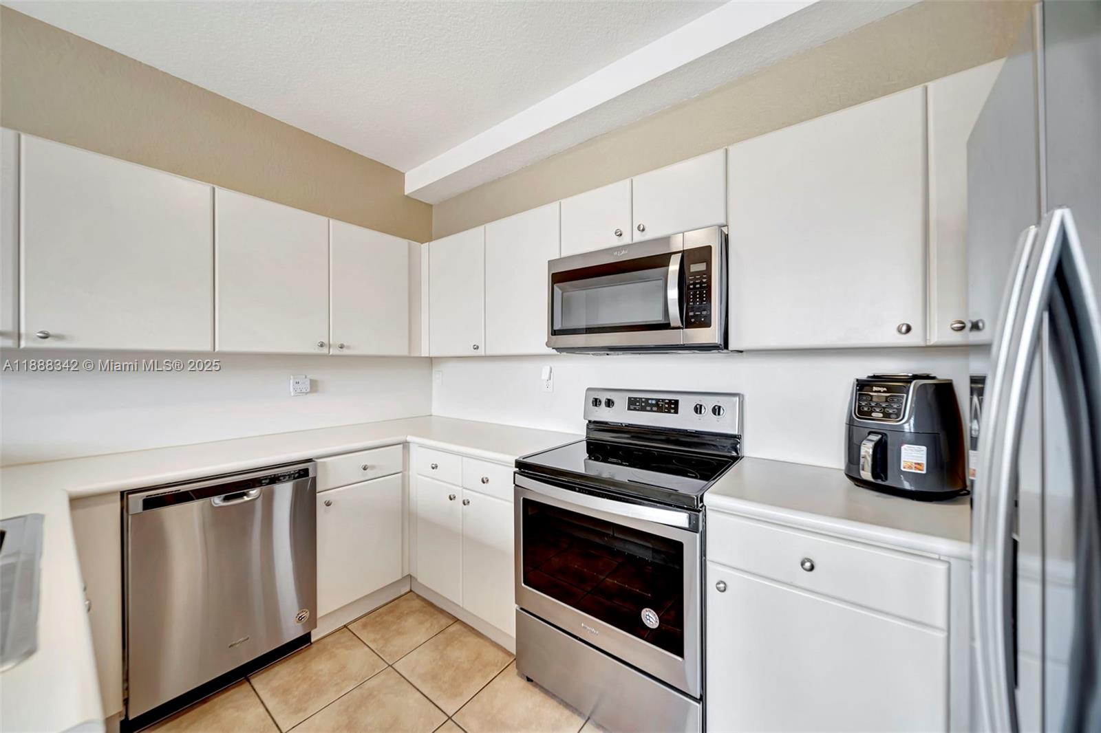 COURTYARDS TWO CONDO - Residential Lease