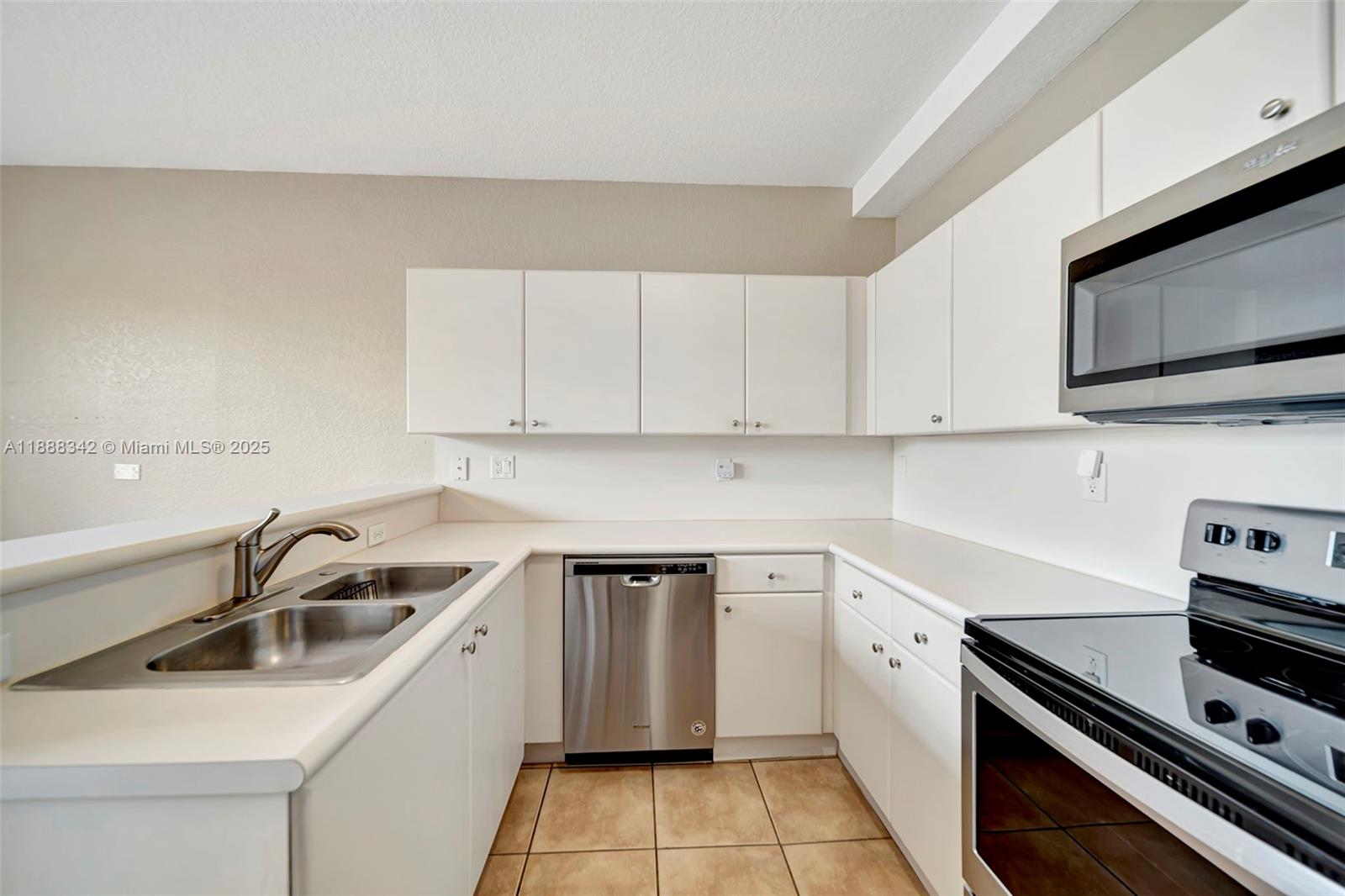 COURTYARDS TWO CONDO - Residential Lease