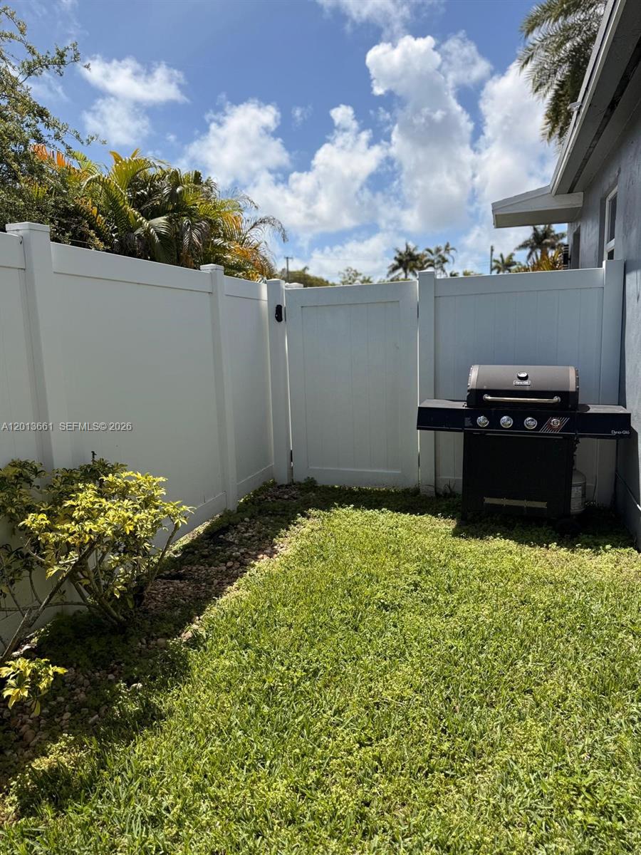 ATLANTIC SHORES DIXIE HIG - Residential Lease